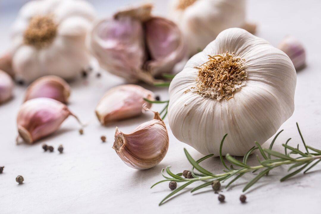 Garlic increases blood circulation in the male genitalia